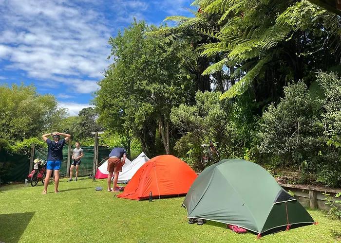 Global Village Travellers Lodge