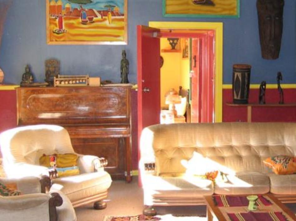 Global Village Travellers Hostel *