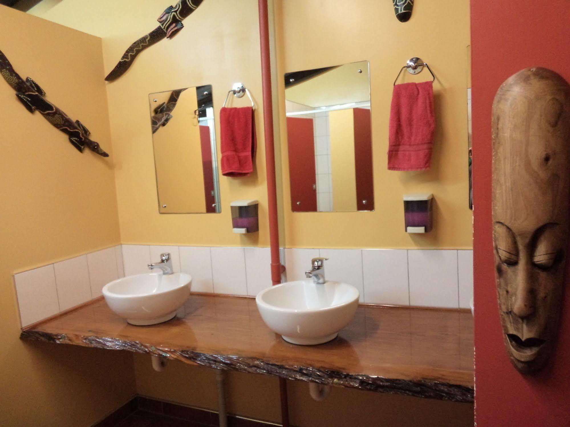 Global Village Travellers Hostel *